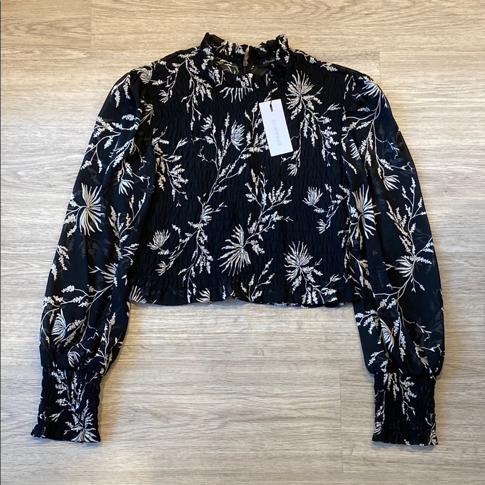 NWT Dynamite Floral Print Smocked Top - Black and White Size Small